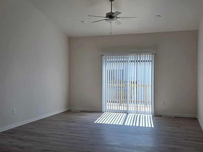 1609-1615-1654 Aspen Ct — Photo 13