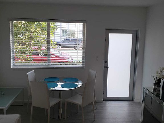 3rd image of 1601 Meridian Ave #105-1