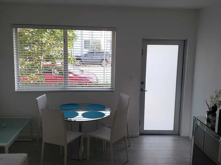 1601 Meridian Ave #105-1 — Photo 3