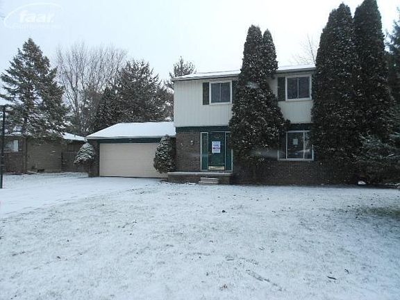 2nd image of 221 Diane Dr