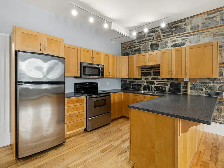 200A Ontario St #6 — Photo 12