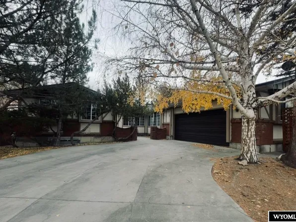 180 Grand View Dr, Green River, WY 82935