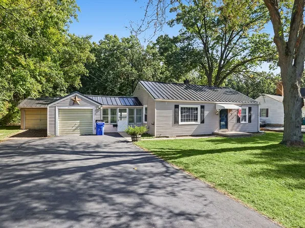 2832 N Fairview Ave, Decatur, IL 62526