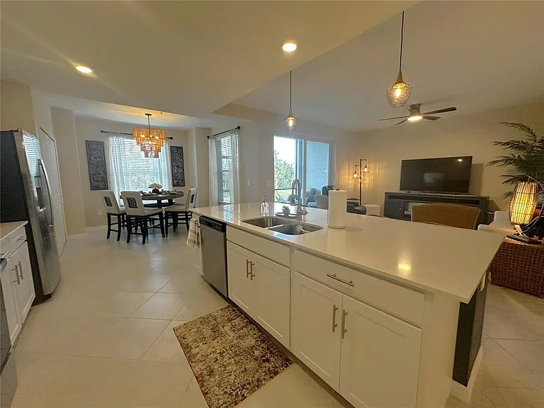 14221 Heritage Landing Blvd #2014 — Photo 4