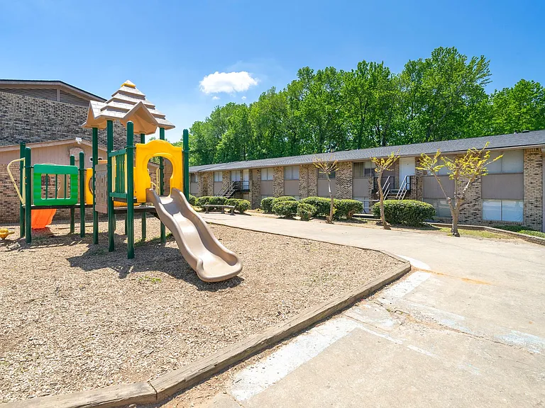 Wingate Apartments — Photo 5