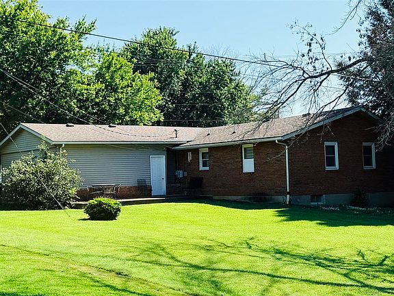 5th image of 124 Arlington Cir