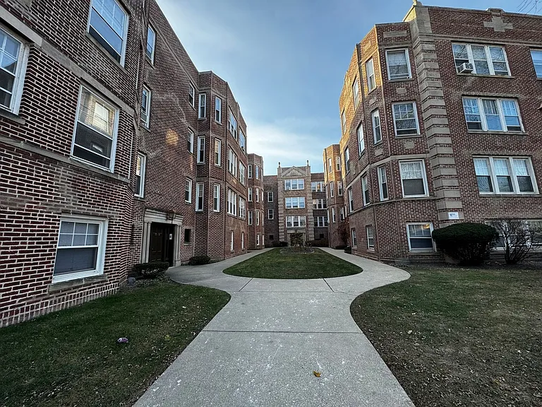 7018 N Sheridan Rd #3G — Photo 11