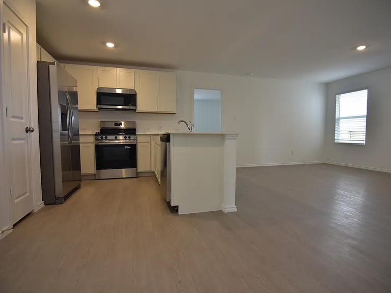397 Keefer Ln — Photo 6