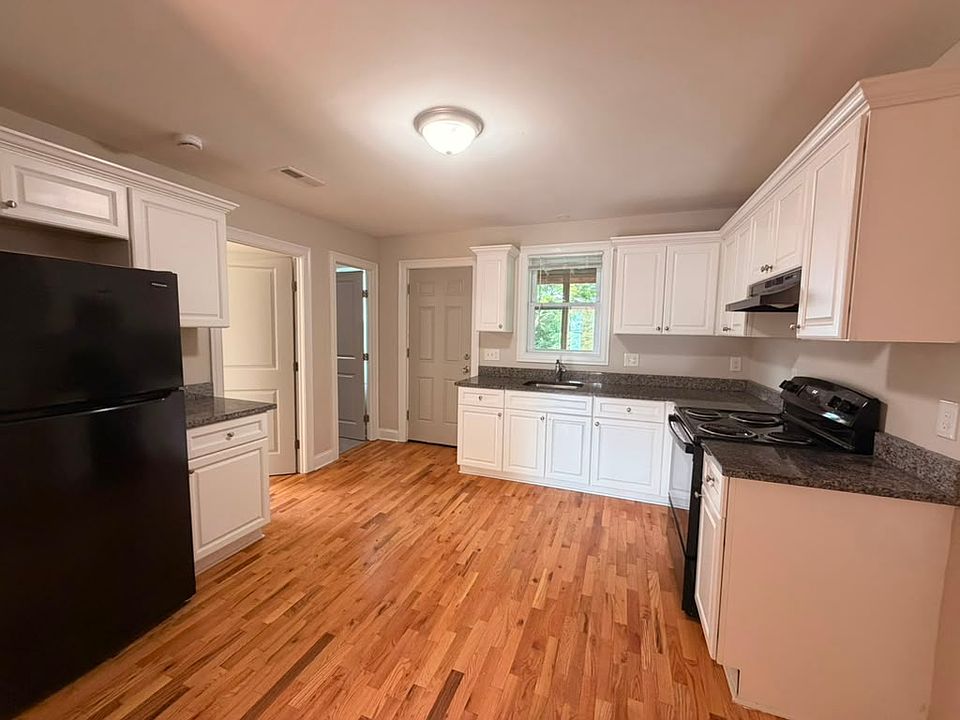 1st image of 205 Howe Ave #205B