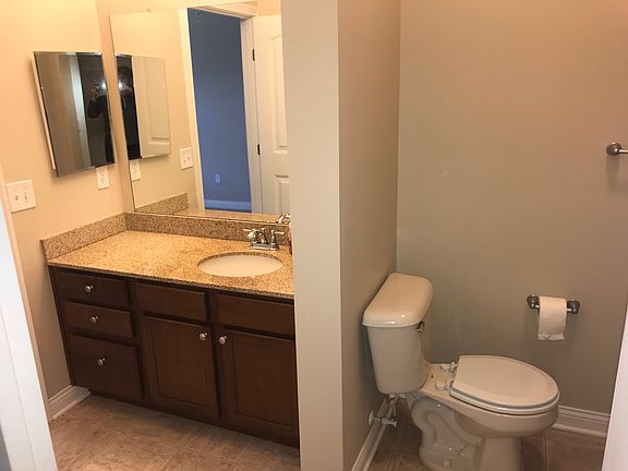 5th image of 587 Riverpointe Dr Unit 4