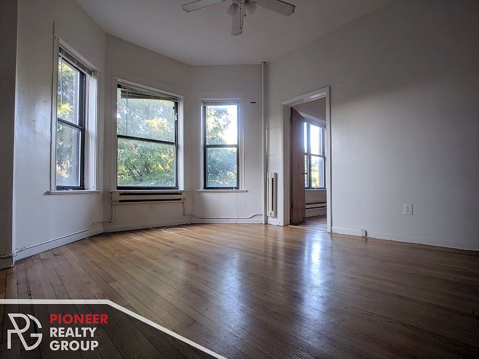 1st image of 915 W Waveland Ave #923-2D