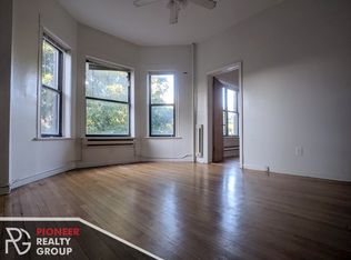 915 W Waveland Ave #923-2D, Chicago, IL 60613