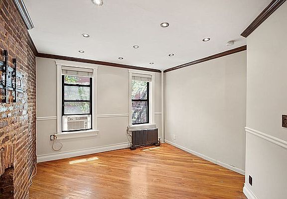 4th image of 214 E 88th St APT 4C