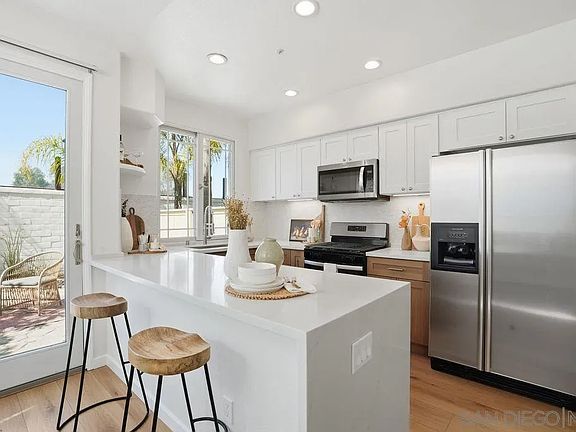 3rd image of 370 Carmel Creeper Pl