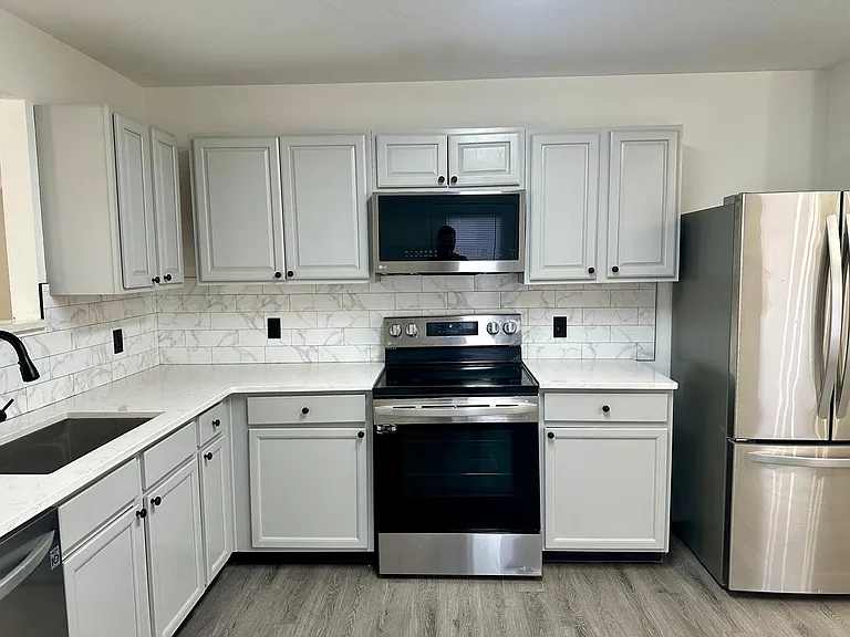 340 Zander Woods Ct — Photo 6