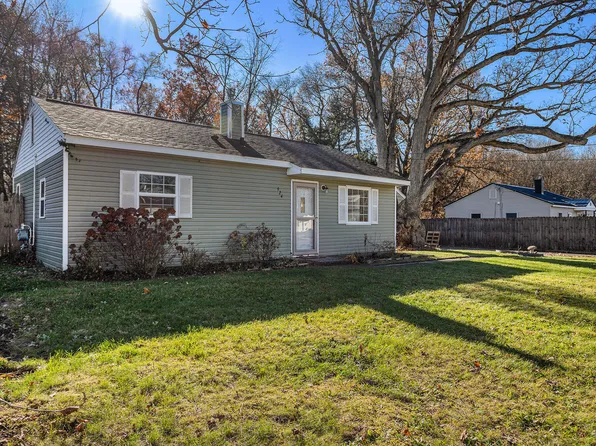 924 Shumway Ave, Portage, MI 49002