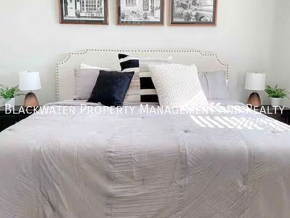 5th image of 149 English Commons Dr