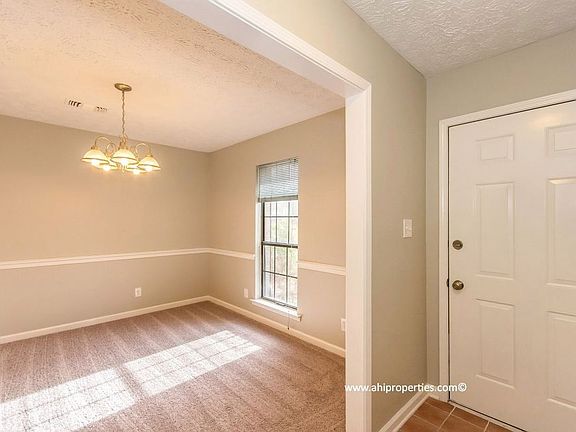 3rd image of 4233 Delmar Dr