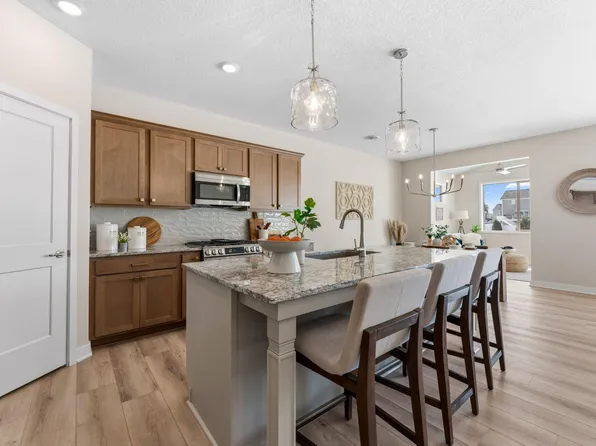 17718 Everest Ave, Lakeville, MN 55044