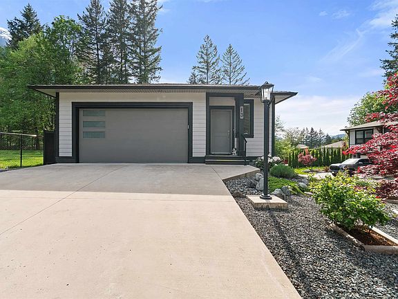 2nd image of 21196 Kettle Valley Rd #13