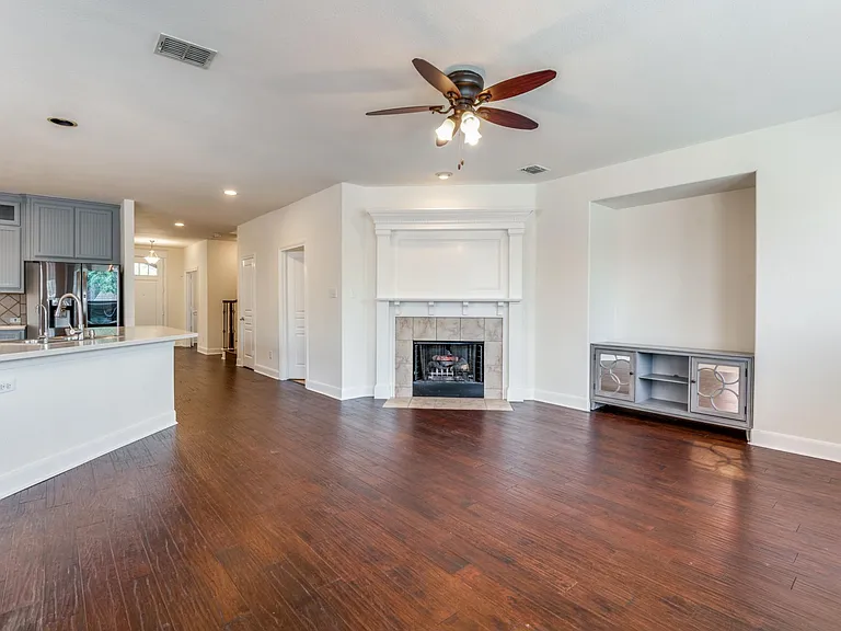 14575 Daneway Dr — Photo 7