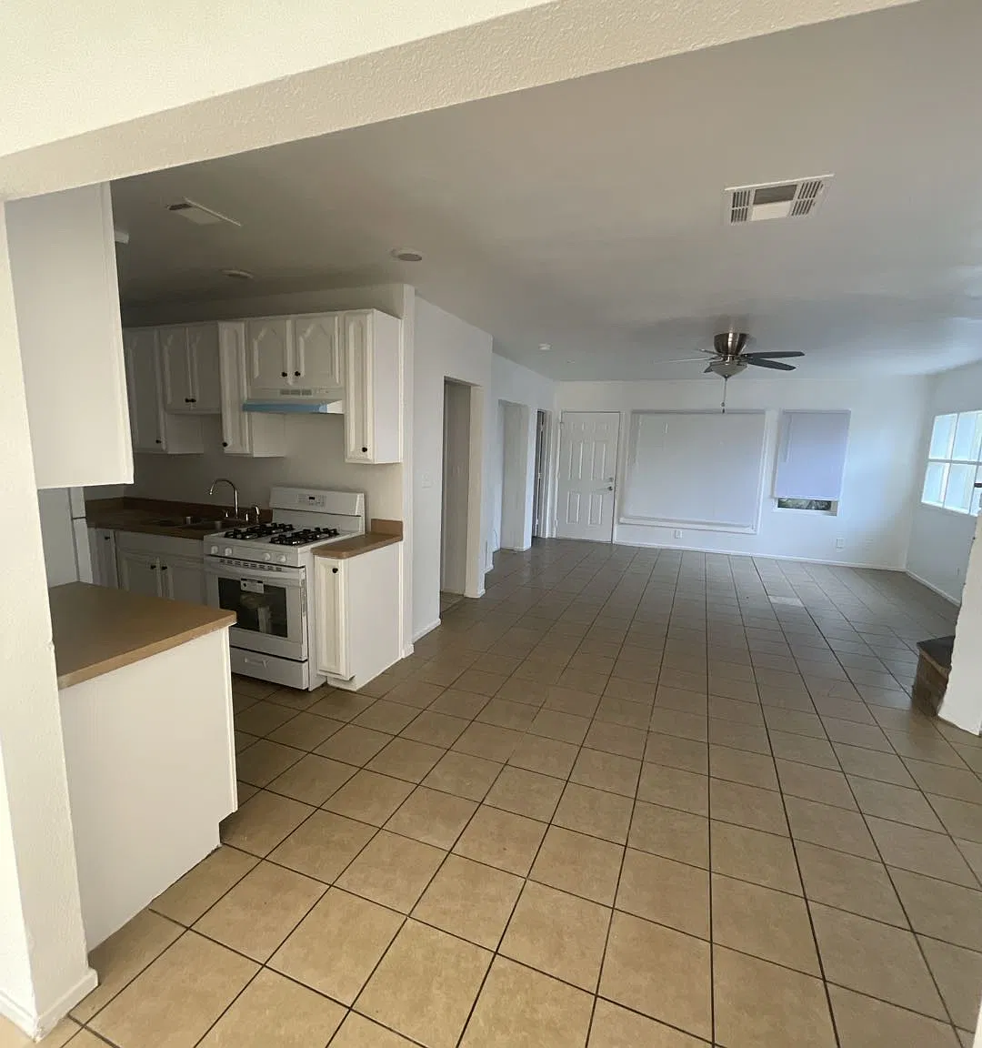2 bed, $1,695 — Photo 4