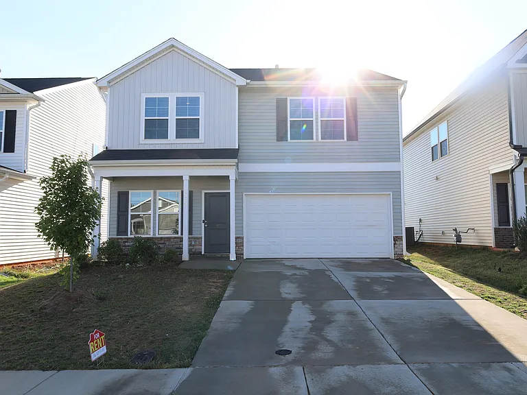 3909 Angel Hill Ln — Photo 2