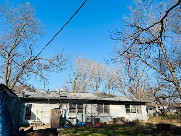 608 E 18th St, Tishomingo, OK 73460