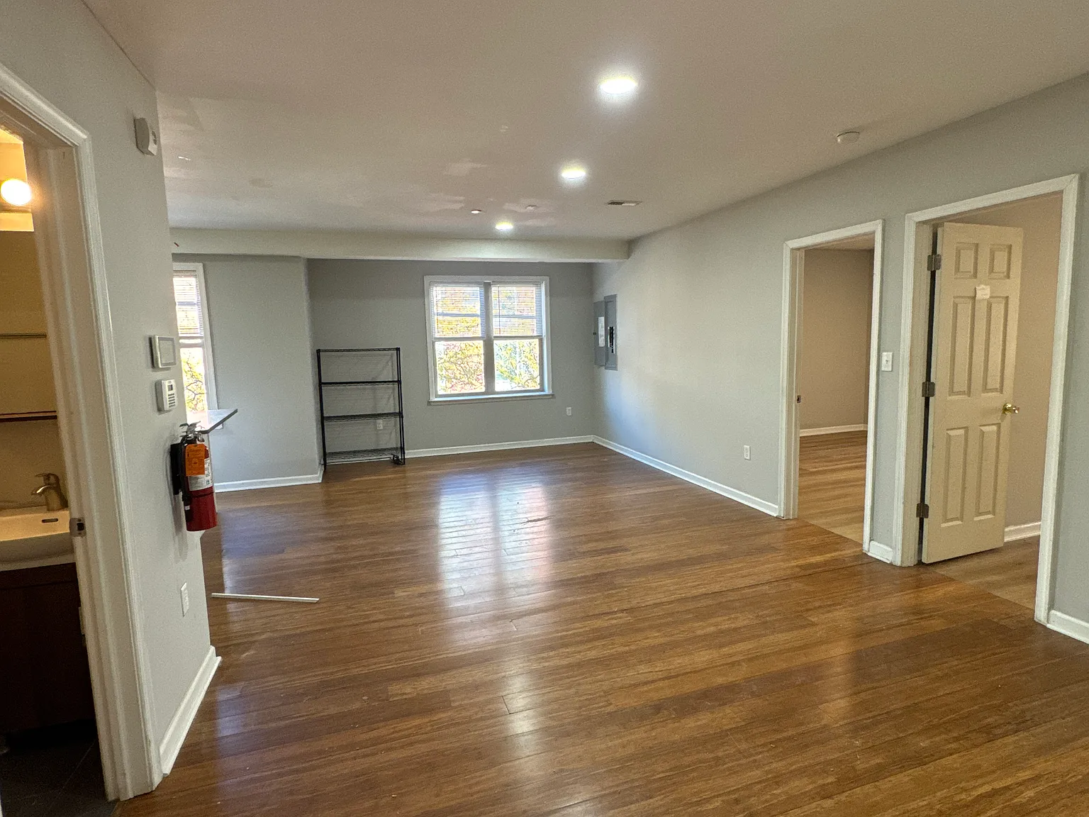 4 bed, 2.5 bath, 1500 sqft, $2,700 — Photo 3