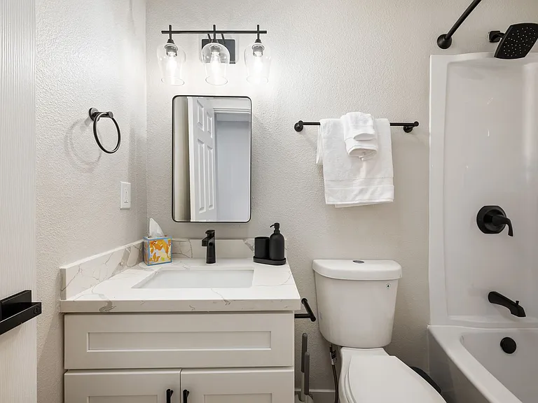 Belcourt Apartments — Photo 19