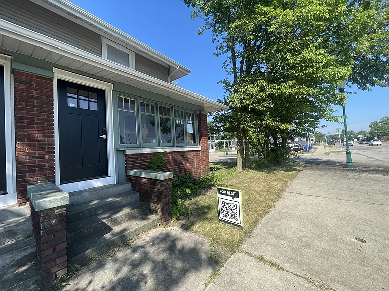 1401 S Main St — Photo 11
