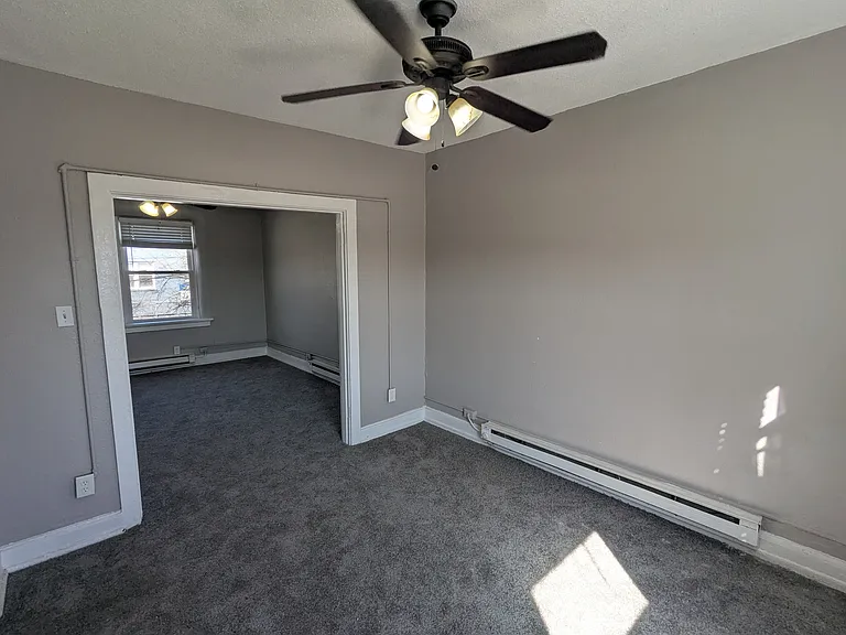 Middle room