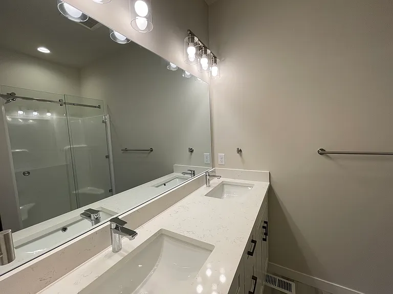1030 Finch Ln #H — Photo 18