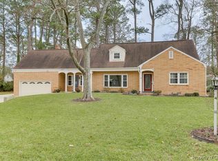 4 Oakland Dr, Newport News, VA 23601
