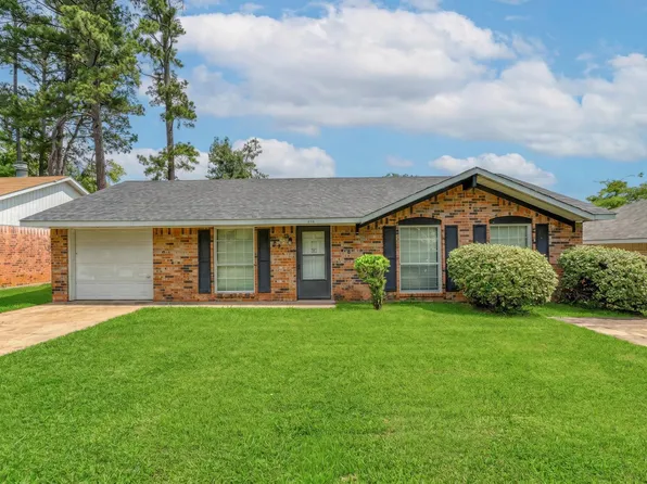 636 Wildrose St, Lone Star, TX 75668
