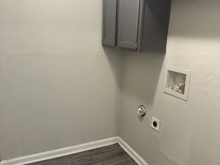 4742 Violet Ave — Photo 11
