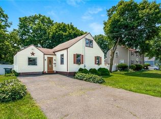 98 Hooker Rd, Bridgeport, CT 06610