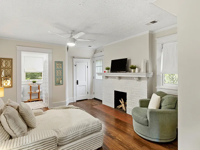 1855 York Ave — Photo 17