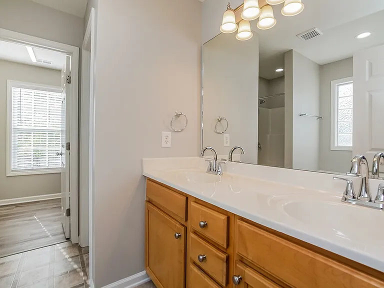 8112 Rolling Glenn Dr — Photo 13