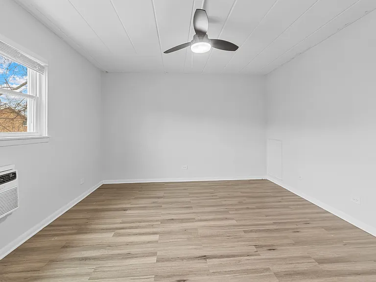 30 S Spring Ave #105 — Photo 14