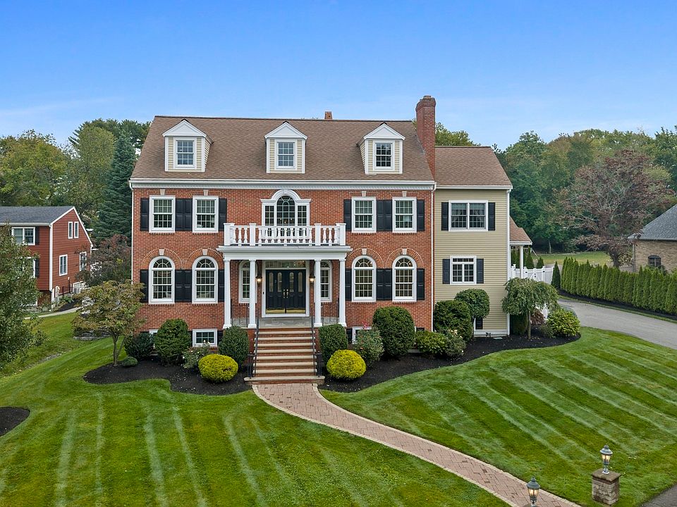 1st image of 2 Hampton Ct