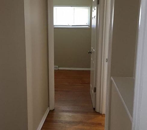 3rd image of 15525 Maple St #House