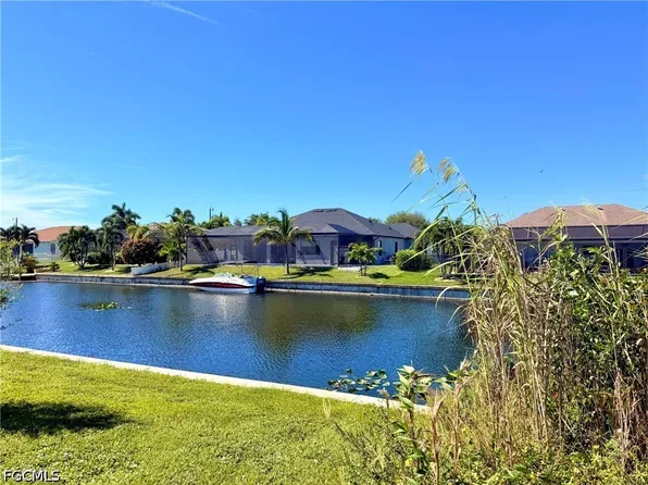 1330 SW Santa Barbara Pl, Cape Coral, FL 33991
