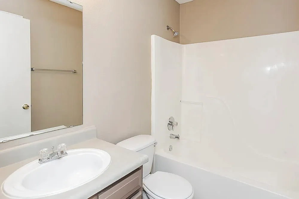 3 bed, 1120 sqft, $1,408 — Photo 1