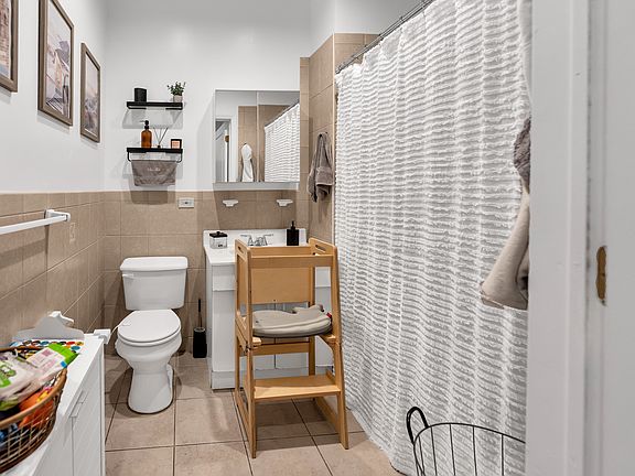 3rd image of 4502 Ditmars Blvd APT 305