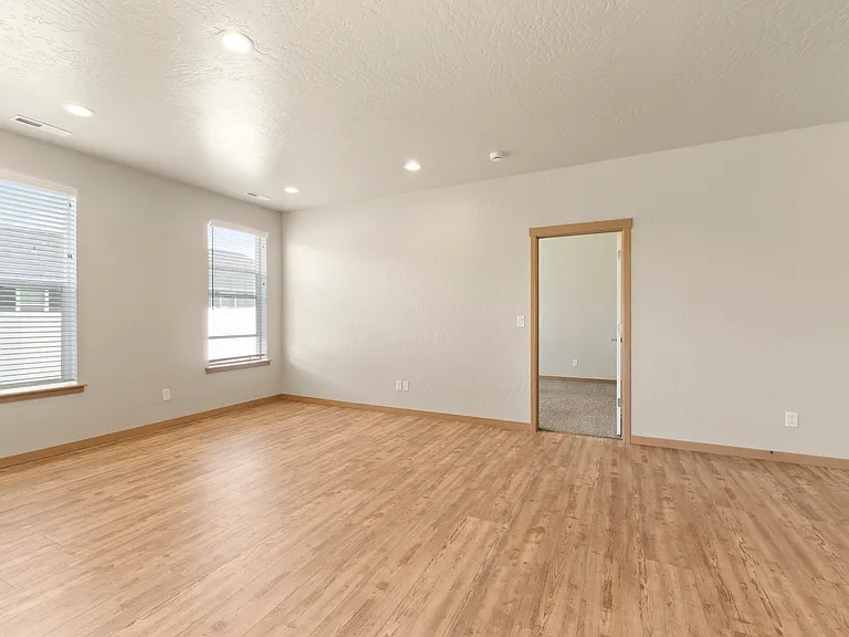 1437 Sq Ft Livingroom