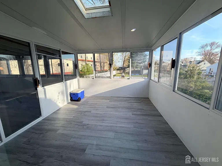 2460 Woodbridge Ave — Photo 29