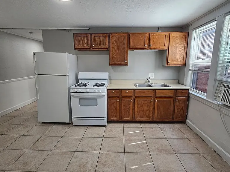12022 Mayfield Rd — Photo 16
