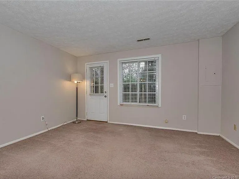 1231 Scaleybark Rd #F — Photo 9
