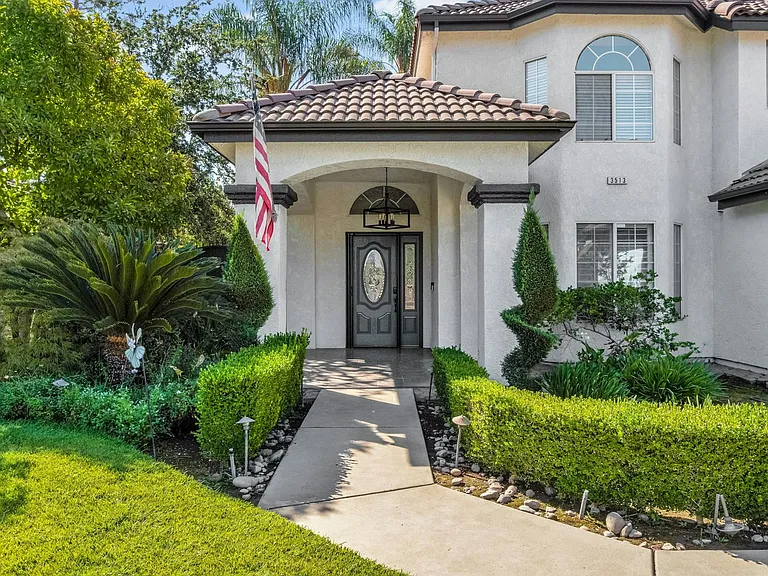 3513 W Vartikian Ave — Photo 11